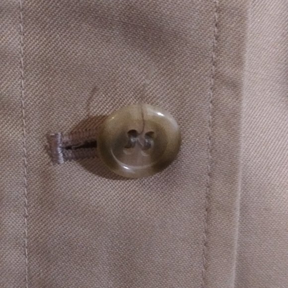 Burberry Raincoat Very Tailored with Hidden Button Sleek and Corporate Finish - Picture 6 of 6